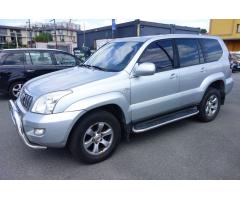 Toyota Land Cruiser 3,0 D-4D 122kW 8míst! Automat - 32