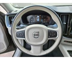 Volvo XC60 B5 AWD Momentum Pro 173 kW - 8