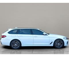 BMW Řada 5 Touring 530d xDrive M-paket 21 - 3