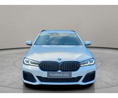 BMW Řada 5 Touring 530d xDrive M-paket 21 - 4