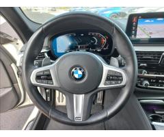 BMW Řada 5 Touring 530d xDrive M-paket 21 - 8