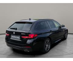 BMW Řada 5 Touring 530d xDrive M-paket 21 - 2