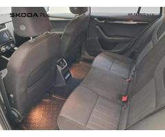 Škoda Octavia OCT.COM 4X4 ELEG 110/2.0 M6A - 11