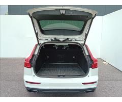 Volvo V60 2,0 AWD CROSS COUNTRY  B4 - 11