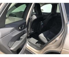 Volvo XC60 2,0 FWD BENZIN CORE  B4  REZERVACE - 15