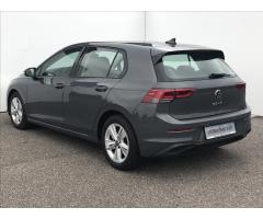 Volkswagen Golf 1,0 TSi 81kW LIFE  8 - 9