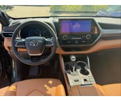 Toyota Highlander 2,5 Executive + Skyview + JBL - 12