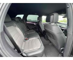 Volkswagen Touareg 3,0 tdi R-line - 11