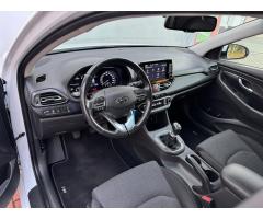 Hyundai i30 1.6 CRDi Smart, ČR, 1.Maj - 14