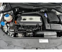 Volkswagen Passat CC 1,8 TSI - MÁLO KM-HEZKÁ VÝBAVA - 21