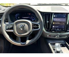 Volvo XC60 2,0 B5 AWD Plus Dark - 15