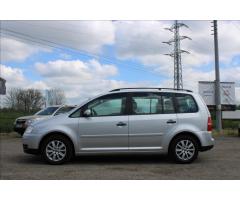 Volkswagen Touran 1,6 i  7 - MÍST, ROZVODY - 8