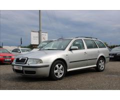 ŠKODA SUPERB COMBI 2.0TDI 140 LAURIN&K 4X4 DSG 7ST