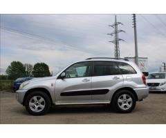 Toyota RAV4 2,0 D-4D  SERVISKA, 4 x 4 - 8