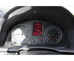 Volkswagen Golf 2,0 TDi  STK 4/2024, AUTOMAT - 15