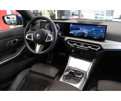 BMW Řada 3 330e Touring xDrive M Sport - 18