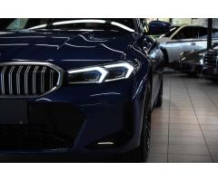 BMW Řada 3 330e Touring xDrive M Sport - 38