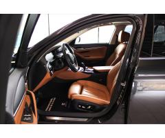 BMW Řada 5 530d xDrive Touring Luxury Line - 10