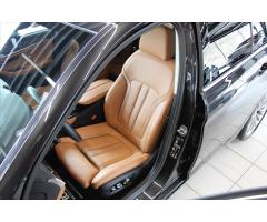 BMW Řada 5 530d xDrive Touring Luxury Line - 11