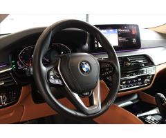 BMW Řada 5 530d xDrive Touring Luxury Line - 13