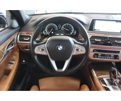 BMW Řada 7 750i xDrive - 20