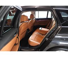 BMW Řada 5 530d xDrive Touring Luxury Line - 28