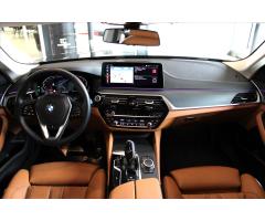 BMW Řada 5 530d xDrive Touring Luxury Line - 30