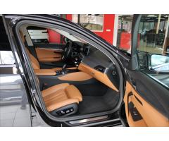 BMW Řada 5 530d xDrive Touring Luxury Line - 37