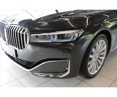 BMW Řada 7 740d xDrive / LASER - 17