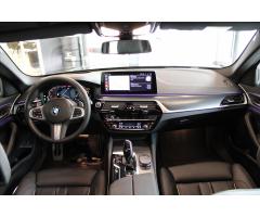 BMW Řada 5 530d Touring xDrive M Sport / LASER - 7