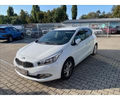 Kia Ceed 1,6 CRDi, 6st. MT  FIFA World Cup Edition - 3