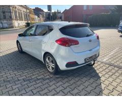 Kia Ceed 1,6 CRDi, 6st. MT  FIFA World Cup Edition - 4