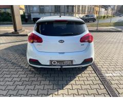 Kia Ceed 1,6 CRDi, 6st. MT  FIFA World Cup Edition - 5