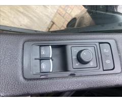 Volkswagen Multivan 2,0 TDI Comfortline DSG 7-Sedaček - 9