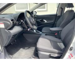 Toyota Yaris 1,5 Hybrid e-CVT Comfort - 8