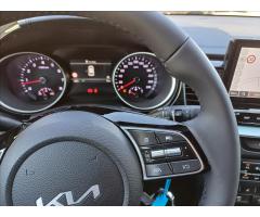 Kia Ceed 1,5 Ceed 5HB CD  T-GDi GPF EDICE 30 (2025) - 16