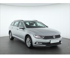 Volkswagen Passat 2.0 TDI 110kW - 1