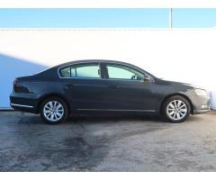 Volkswagen Passat 2.0 TDI 103kW - 8