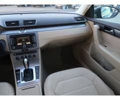 Volkswagen Passat 2.0 TDI 103kW - 11