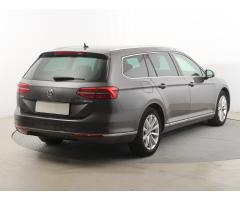 Volkswagen Passat 2.0 TDI 110kW - 7