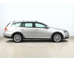 Volkswagen Passat 2.0 TDI 130kW - 8