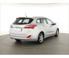 Hyundai i30 1.6 CRDi 81kW - 13