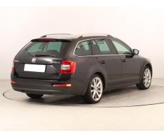 Škoda Octavia 1.8 TSI 132kW - 14