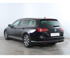 Volkswagen Passat 2.0 TDI 140kW - 9