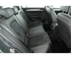 Volkswagen Passat 2.0 TDI 110kW - 11