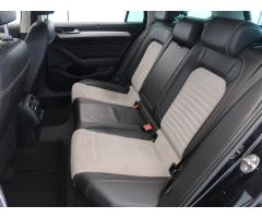 Volkswagen Passat 2.0 TDI 140kW - 26