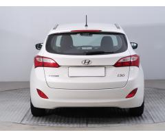 Hyundai i30 1.6 MPI 88kW - 8