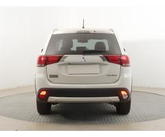 Mitsubishi Outlander 2.2 DI-D 110kW - 8