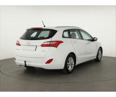 Hyundai i30 1.6 GDI 99kW - 12