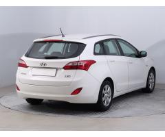 Hyundai i30 1.6 MPI 88kW - 9